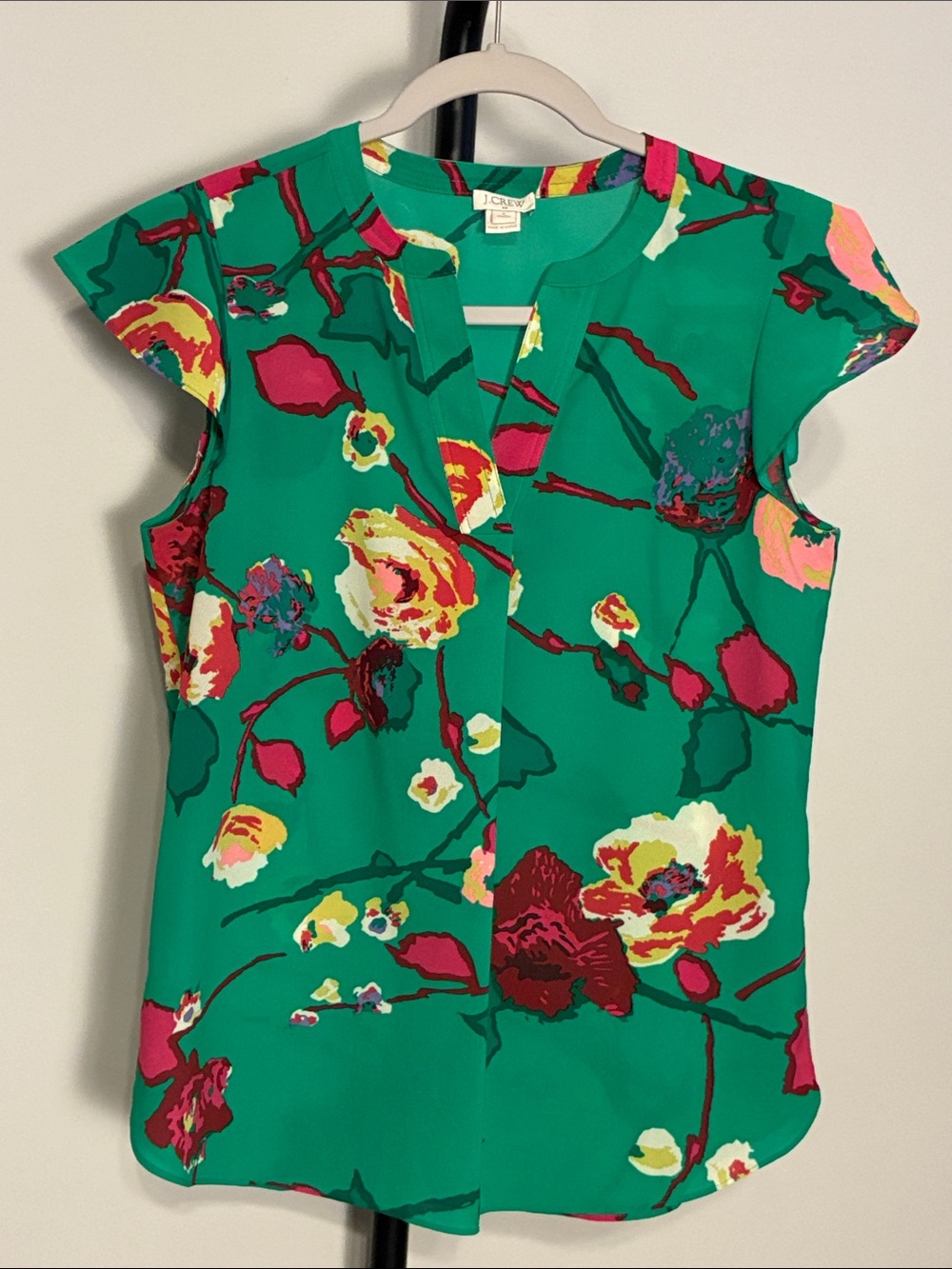 J. Crew Bright Green Floral Split-Neck Flutter Cap Sleeve Blouse Petite Size 2